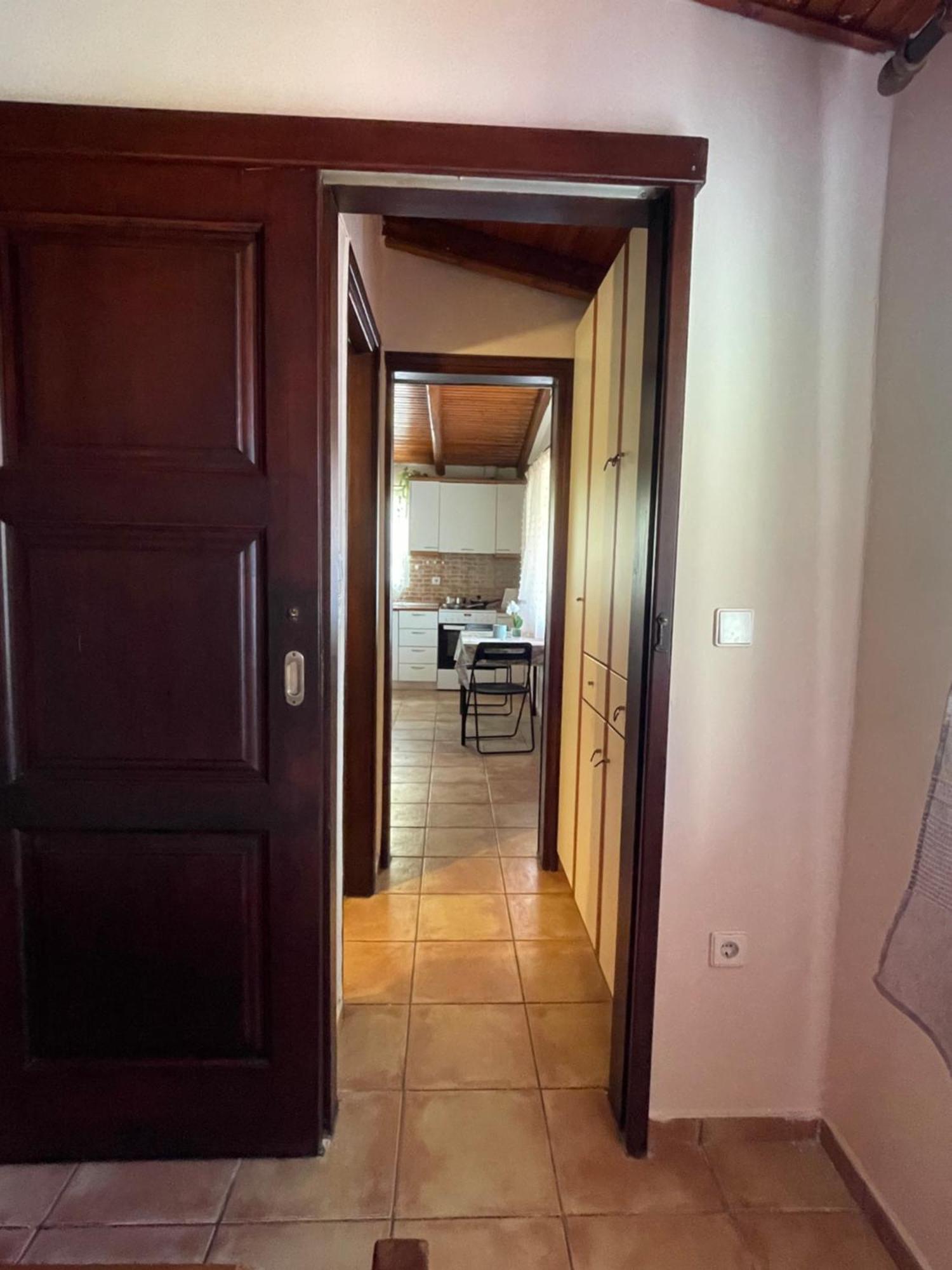 Μονοκατοικία Στο Λουτρακι Loutraki Exterior photo