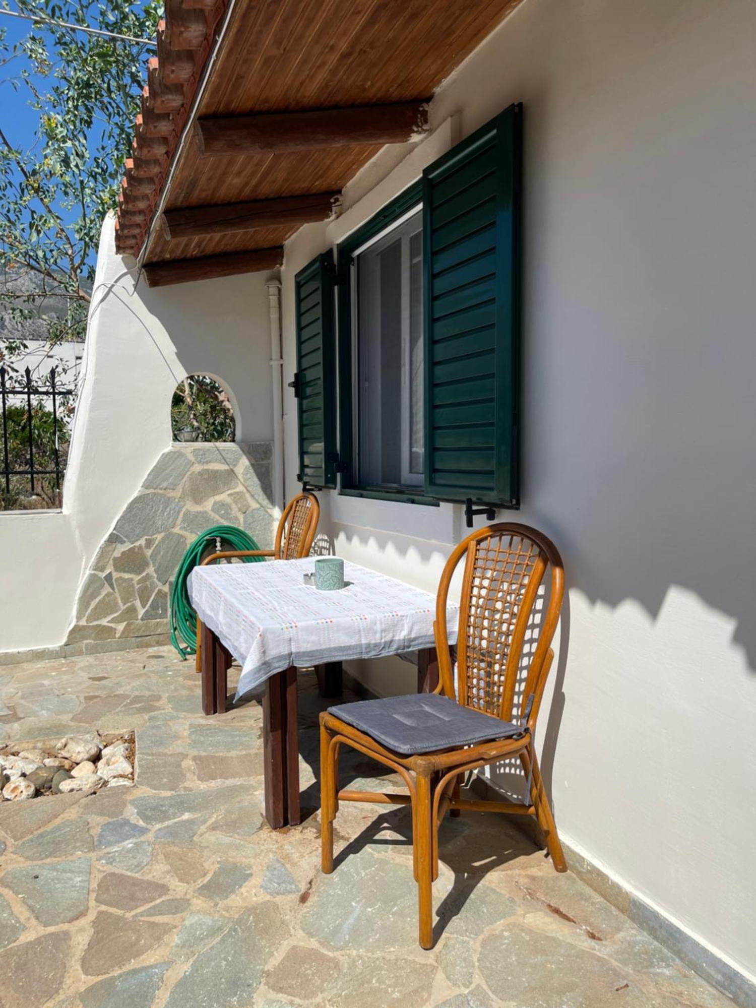 Μονοκατοικία Στο Λουτρακι Loutraki Exterior photo